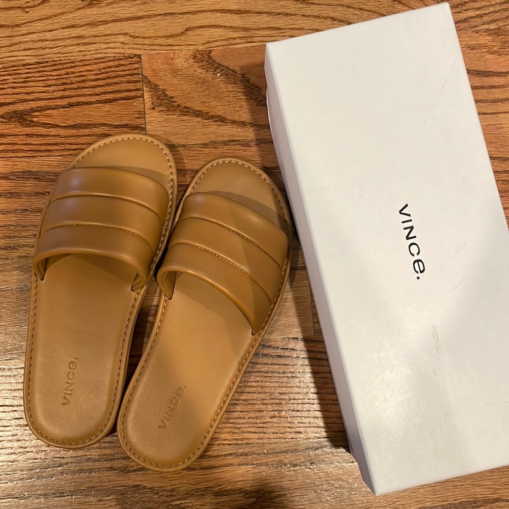 Vince leather slippers- new condition size 7.5